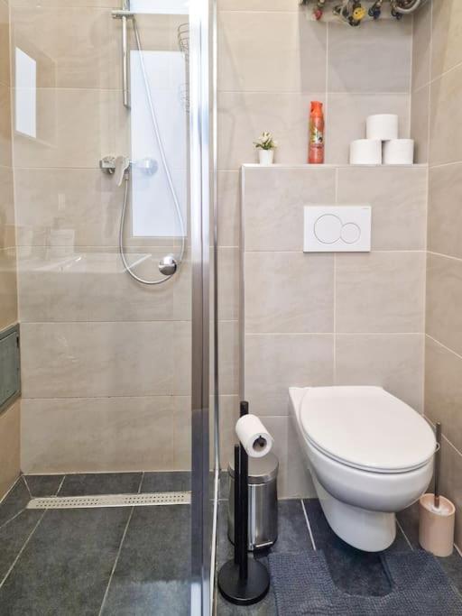 Am Tabor Apartment Wina Bagian luar foto